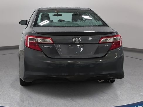 Used 2014 Toyota Camry SE FWD image 7