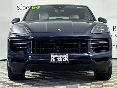 Used 2024 Porsche Cayenne Base image 9