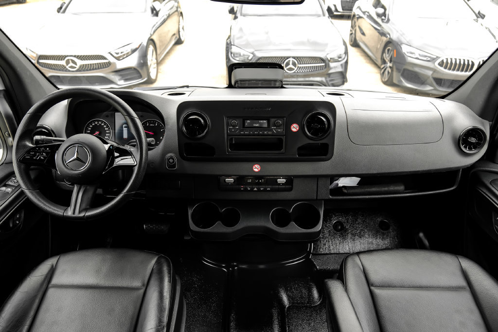 Used 2025 Mercedes-Benz Sprinter 2500 image 12