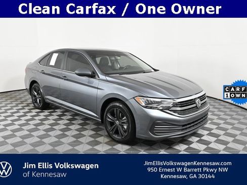 Certified 2023 Volkswagen Jetta SE w/ Panoramic Sunroof Package image 1