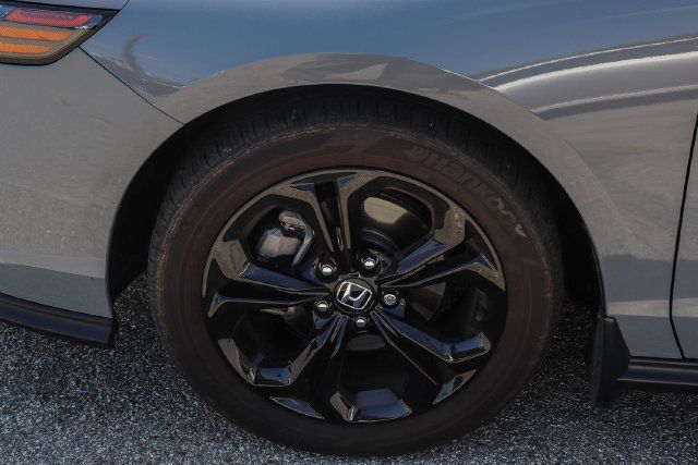 Used 2025 Honda Accord SE image 7