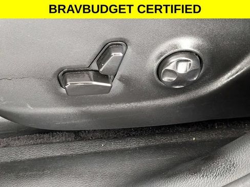 Used 2019 Jeep Cherokee Latitude Plus w/ Comfort/Convenience Group AWD/4WD image 14