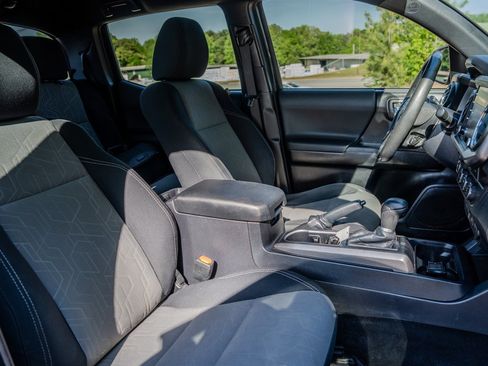 Used 2021 Toyota Tacoma TRD Sport w/ Technology Package RWD image 28