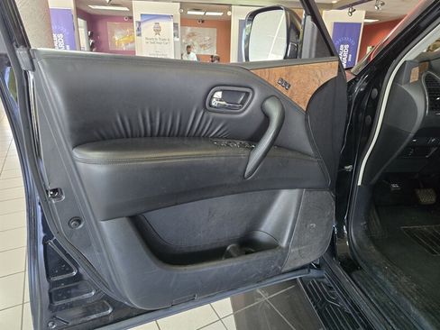 Used 2021 Nissan Armada SL w/ Captain's Chairs Package AWD/4WD image 7