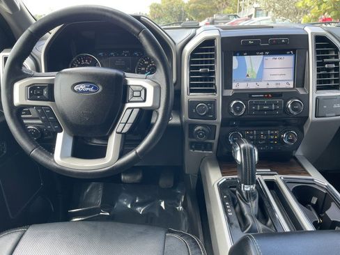 Used 2018 Ford F150 Lariat image 17
