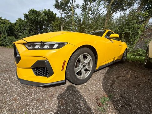 Used 2024 Ford Mustang Coupe RWD image 12