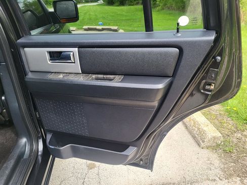 Used 2015 Ford Expedition Limited w/ Equipment Group 301A AWD/4WD image 30