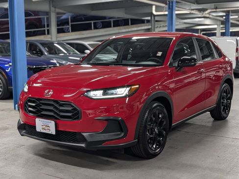 Used 2023 Honda HR-V Sport image 3