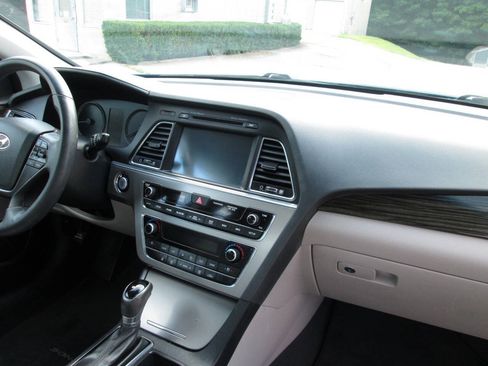 Used 2016 Hyundai Sonata Limited w/ Option Group 04 FWD image 20