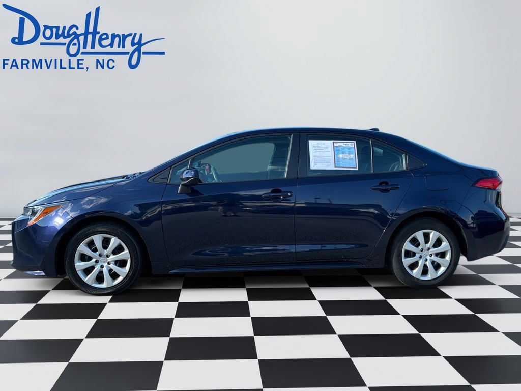 Used 2024 Toyota Corolla LE FWD image 2