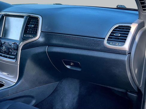 Used 2015 Jeep Grand Cherokee Laredo w/ Quick Order Package 23E AWD/4WD image 17