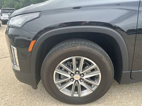 Used 2023 Chevrolet Traverse LT FWD image 36