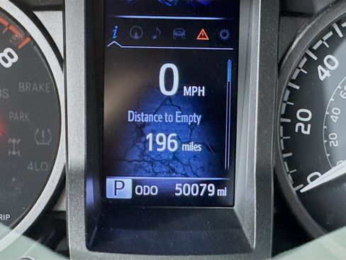 Used 2020 Toyota Tacoma TRD Off-Road w/ Technology Package AWD/4WD image 21