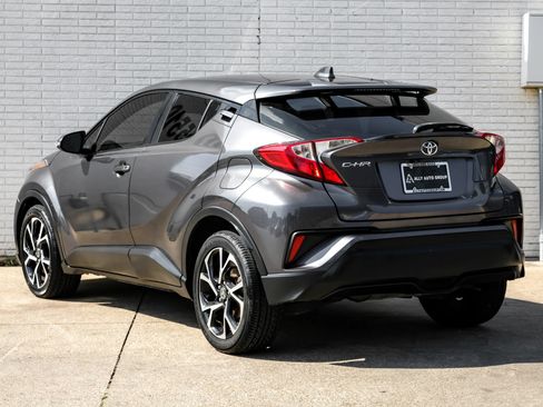 Used 2021 Toyota C-HR XLE FWD image 9