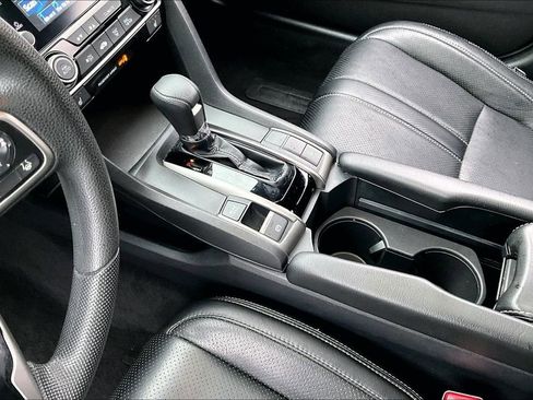 Used 2019 Honda Civic EX image 16