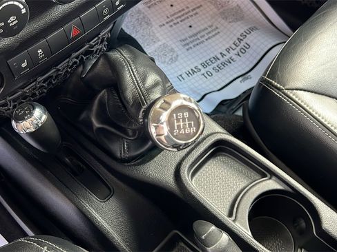 Used 2014 Jeep Wrangler Unlimited Rubicon w/ Dual Top Group image 25