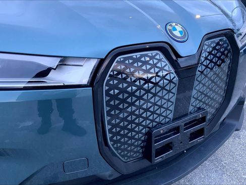 Certified 2023 BMW iX xDrive50 image 31