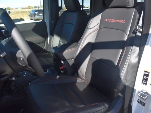 New 2025 Jeep Gladiator Rubicon w/ Convenience Group image 15