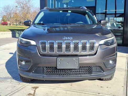Used 2019 Jeep Cherokee Latitude Plus w/ Comfort/Convenience Group image 2