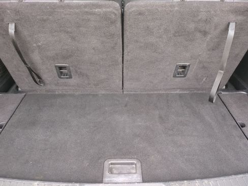 Used 2023 Ford Explorer XLT w/ Equipment Group 202A AWD/4WD image 33