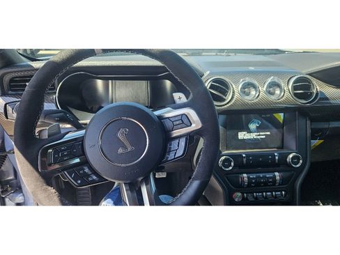 Used 2022 Ford Mustang Shelby GT500 w/ Carbon Fiber Track Pack RWD image 18