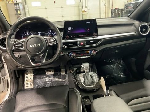 Used 2024 Kia Forte GT-Line w/ GT-Line Premium Package image 12