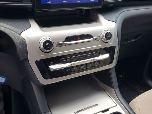 Used 2021 Ford Explorer 2WD image 25