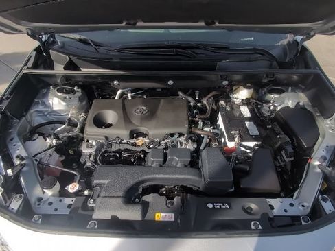 Used 2025 Toyota RAV4 LE AWD/4WD image 33