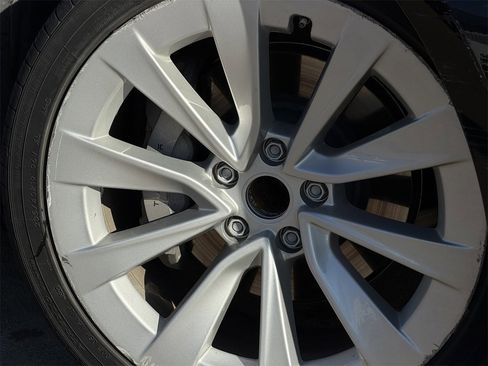 Used 2023 Tesla Model 3 Standard Range image 9