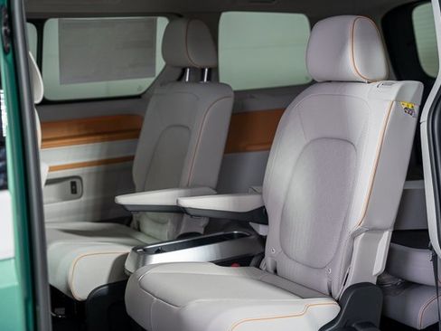 New 2025 Volkswagen ID. Buzz 1st Edition image 9