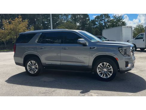 Certified 2023 GMC Yukon SLT w/ SLT Premium Package AWD/4WD image 2