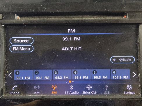 Used 2018 Nissan Rogue SL w/ Premium Package image 25