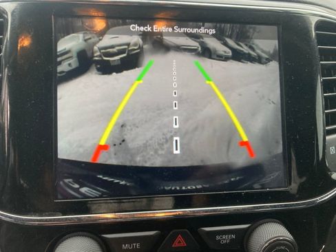 Used 2019 Jeep Grand Cherokee Altitude image 23