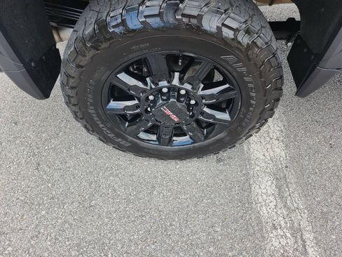 Certified 2025 GMC Sierra 2500 AT4 w/ AT4 Premium Plus Package AWD/4WD image 10