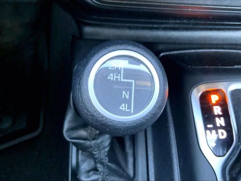 Used 2021 Jeep Gladiator Sport image 36