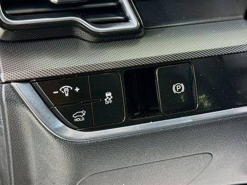 Used 2024 Kia Sportage SX image 10