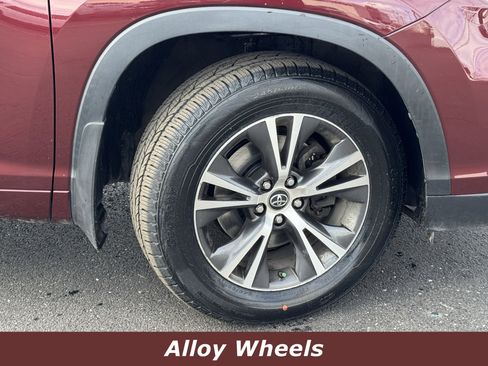 Used 2016 Toyota Highlander XLE image 14