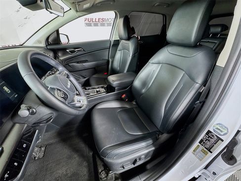 Used 2024 Kia Sportage EX image 21