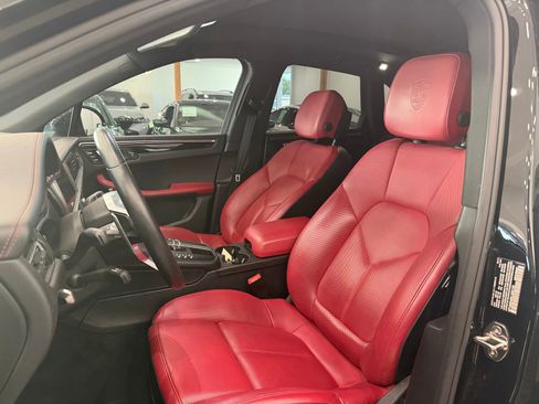 Used 2020 Porsche Macan S AWD/4WD image 7