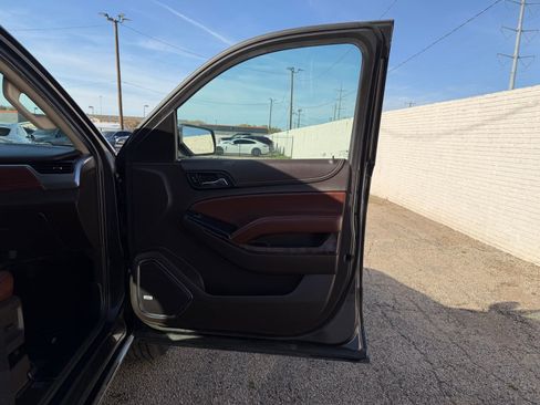 Used 2018 Chevrolet Suburban Premier image 27