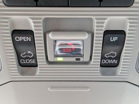 Used 2022 Toyota RAV4 XLE image 26