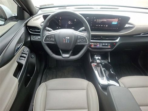 Used 2024 Buick Envista Avenir image 11