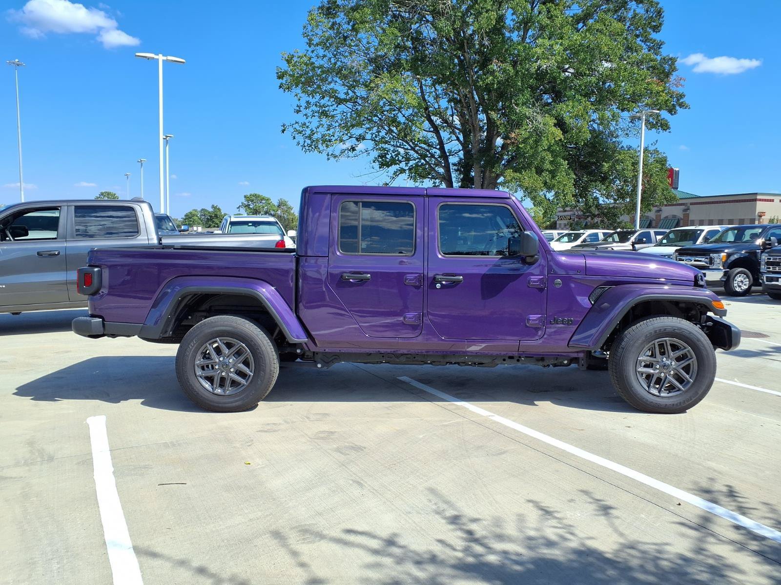New 2026 Jeep Gladiator Sport AWD/4WD image 5