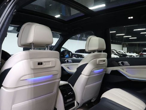 Used 2020 BMW X7 M50i w/ Dynamic Handling Package image 16