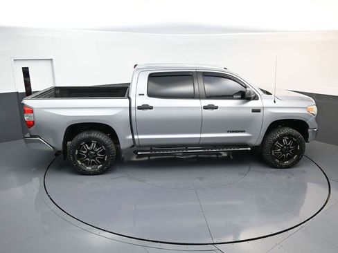 Used 2016 Toyota Tundra SR5 w/ SR5 Upgrade Package AWD/4WD image 17