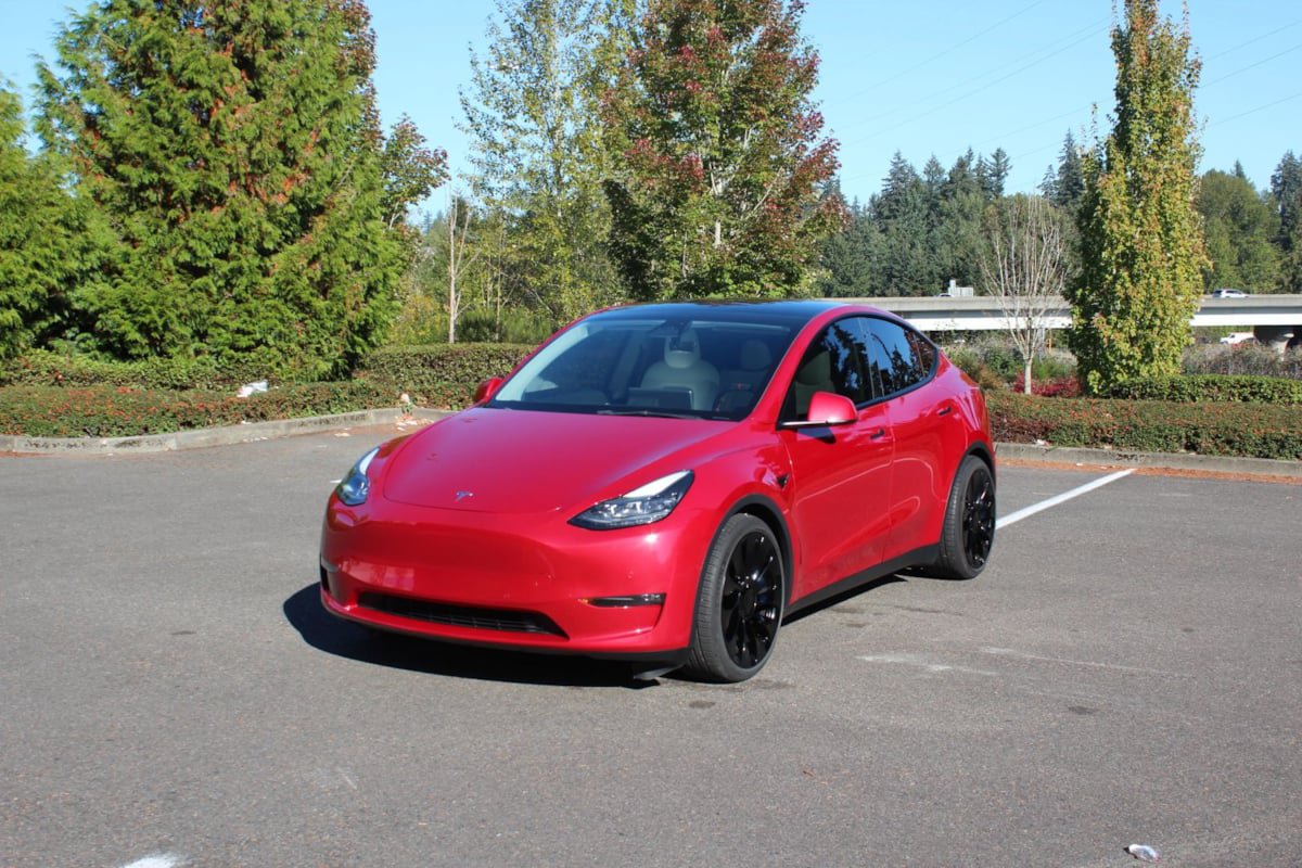 Used 2022 Tesla Model Y Performance AWD/4WD image 2