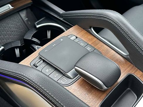Certified 2025 Mercedes-Benz GLE 450e 4MATIC image 32