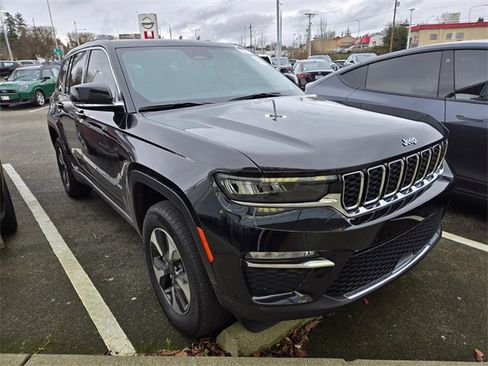Used 2022 Jeep Grand Cherokee Limited 4xe image 2