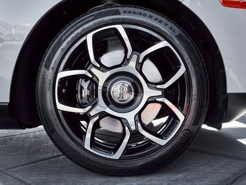 Used 2024 Rolls-Royce Cullinan Black Badge image 22