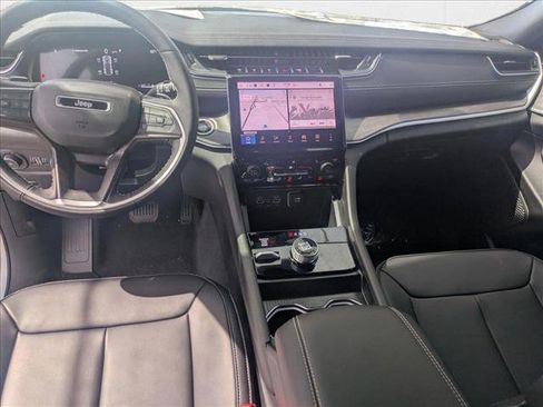 New 2025 Jeep Grand Cherokee Limited image 11